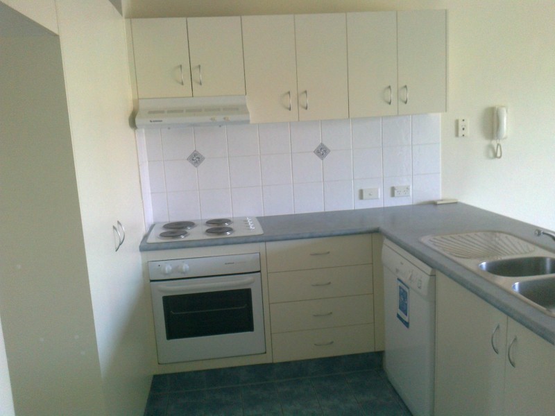 30-36 Burra Street, Chevron Island QLD 4217