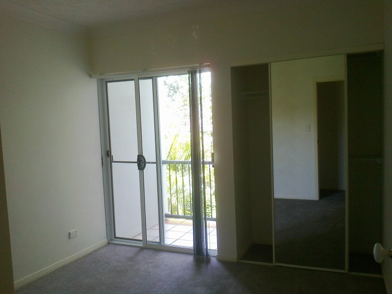 30-36 Burra Street, Chevron Island QLD 4217