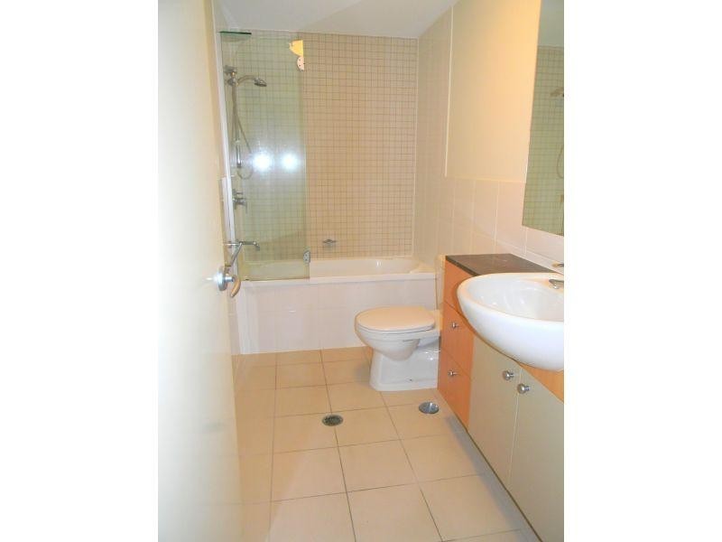 21 Cypress Avenue, Surfers Paradise QLD 4217