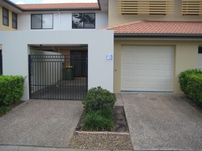 136 Palm Meadows Drive, Carrara QLD 4211