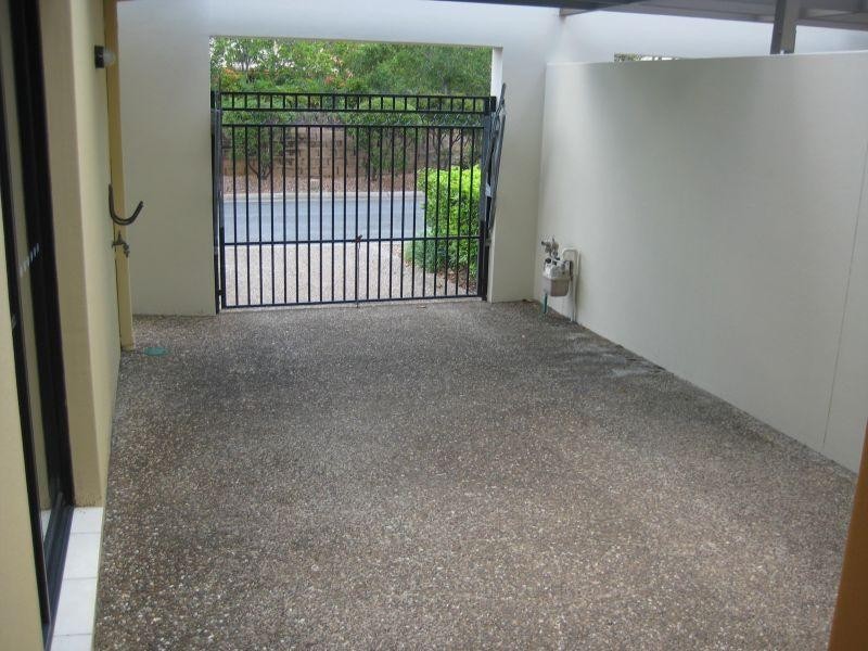 136 Palm Meadows Drive, Carrara QLD 4211