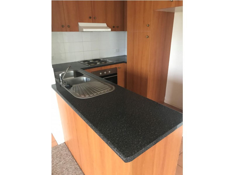 16-24 Purli Street, Chevron Island QLD 4217