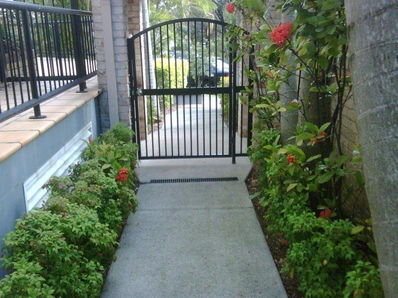 27 Chester Terraces, Southport QLD 4215