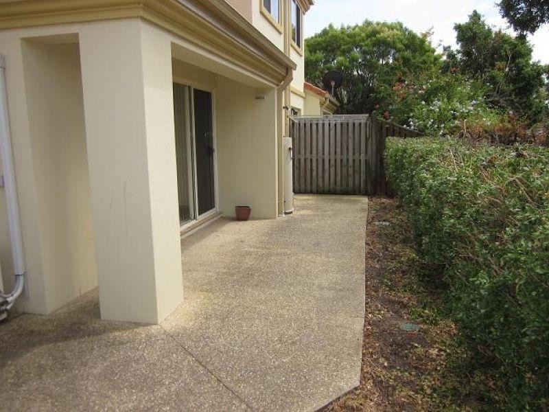 05/99-101 Heeb Street, Benowa QLD 4217