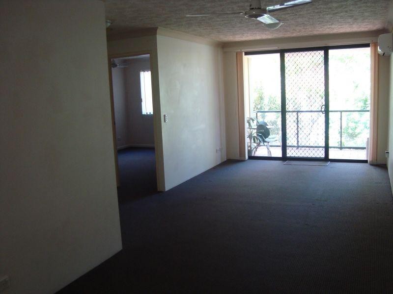 24 Slatyer Avenue, Bundall QLD 4217