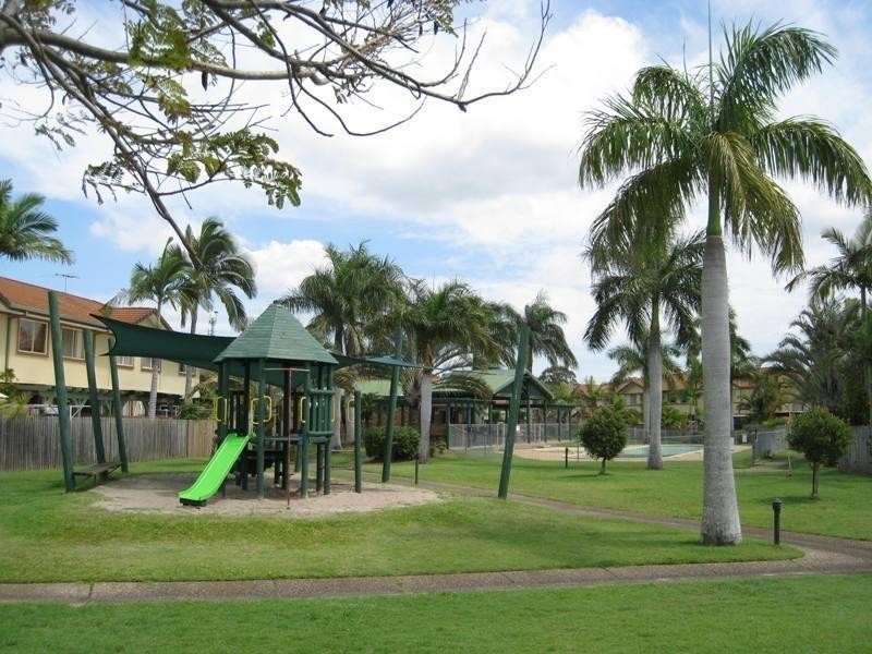 LQT  LQT/9 Bayside Court, Thorneside QLD 4158