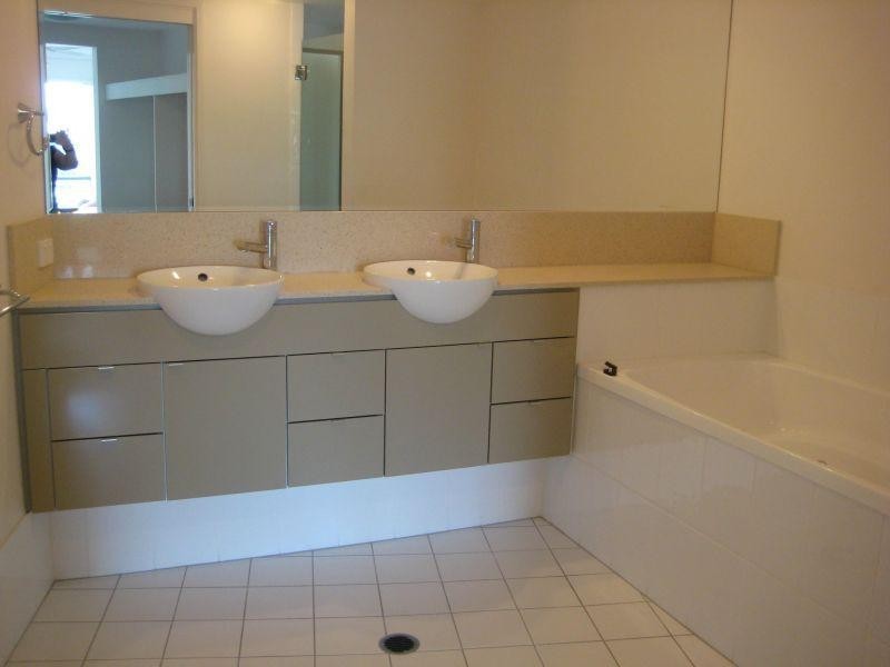 1082/18 Manning Street, Milton QLD 4064