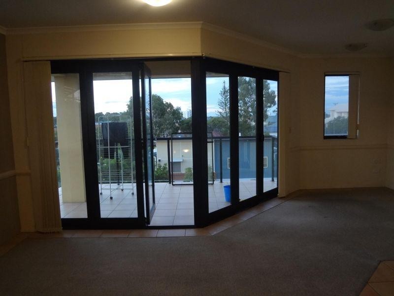03/8 Lloyd Street, Southport QLD 4215