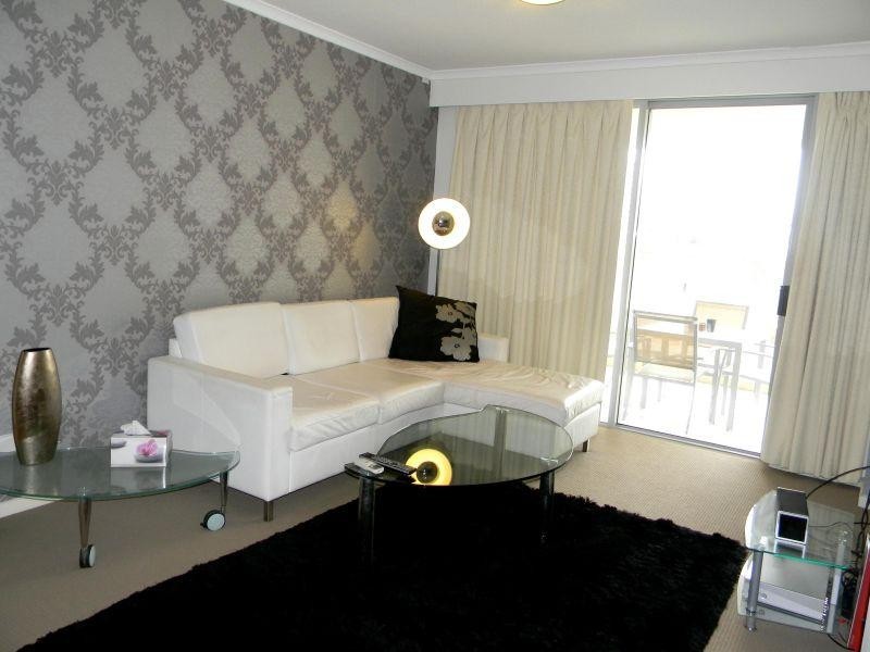 21 Cypress Avenue, Surfers Paradise QLD 4217