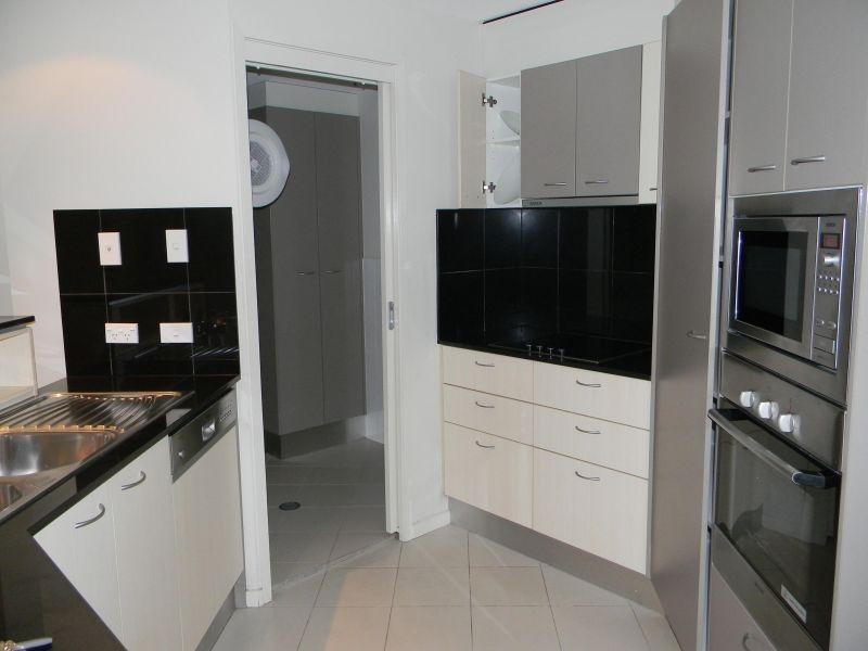 21 Cypress Avenue, Surfers Paradise QLD 4217