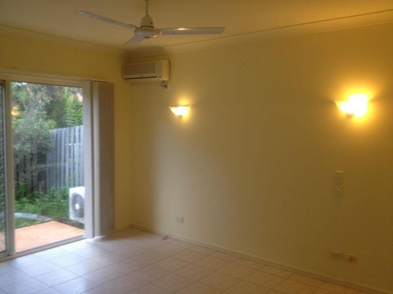 34 Albicore Street, Mermaid Waters QLD 4218