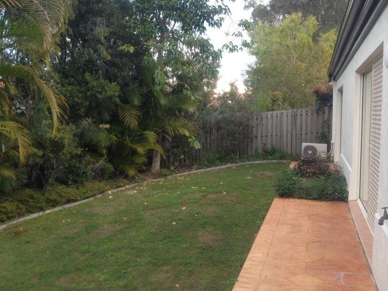 34 Albicore Street, Mermaid Waters QLD 4218