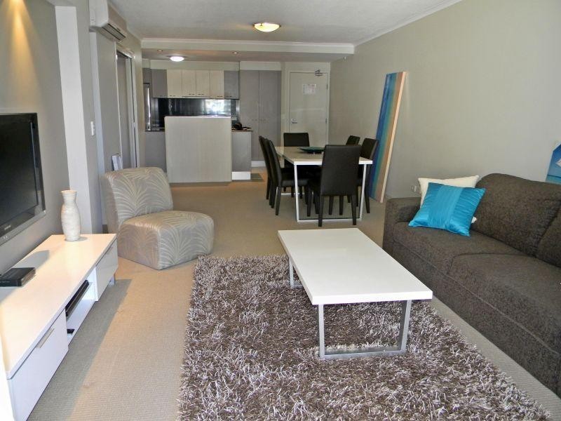 21 Cypress Avenue, Surfers Paradise QLD 4217