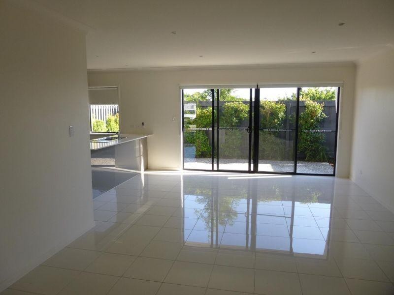 2 Bourton Road, Merrimac QLD 4226