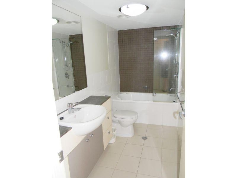 162/21 Cypress Avenue, Surfers Paradise QLD 4217