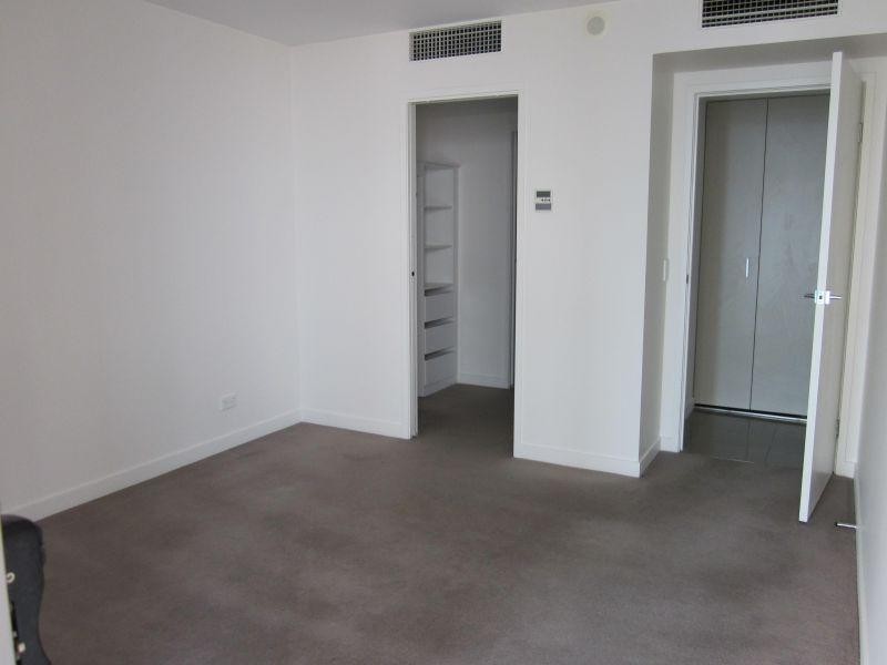 Unit 1605/438 Marine Parade, Biggera Waters QLD 4216