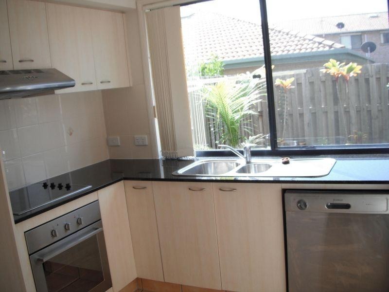 townhouse 37/2 Bos Drive, Coomera QLD 4209