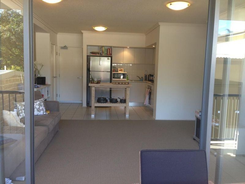 1073/18 Manning Street, Milton QLD 4064