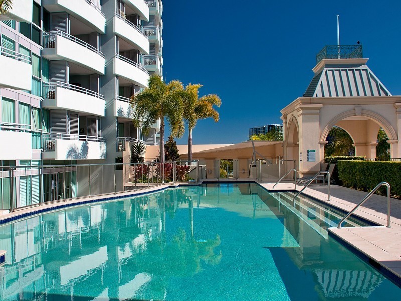 360 Marine Parade, Labrador QLD 4215