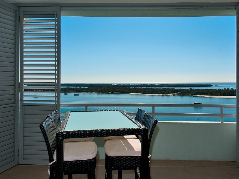 360 Marine Parade, Labrador QLD 4215