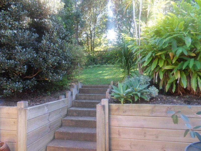 33 Lowanna Drive, Ashmore QLD 4214