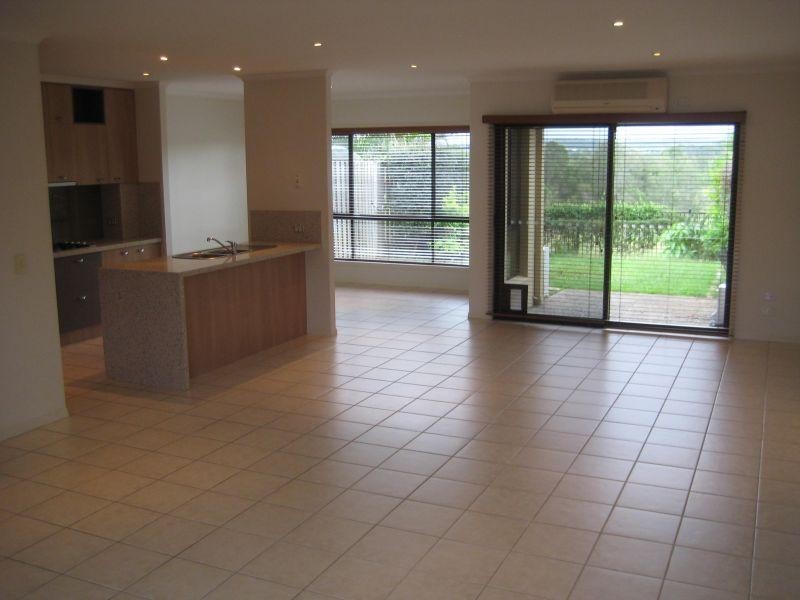 136 Palm Meadows Drive, Carrara QLD 4211