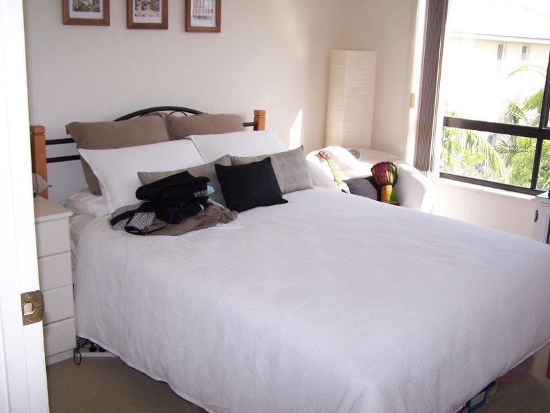 16-24 Purli Street, Chevron Island QLD 4217