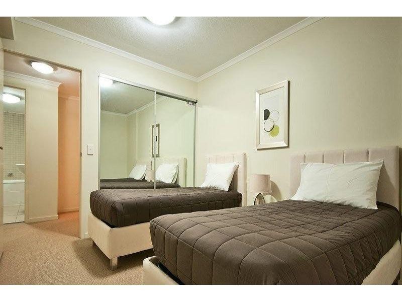 21 Cypress Avenue, Surfers Paradise QLD 4217