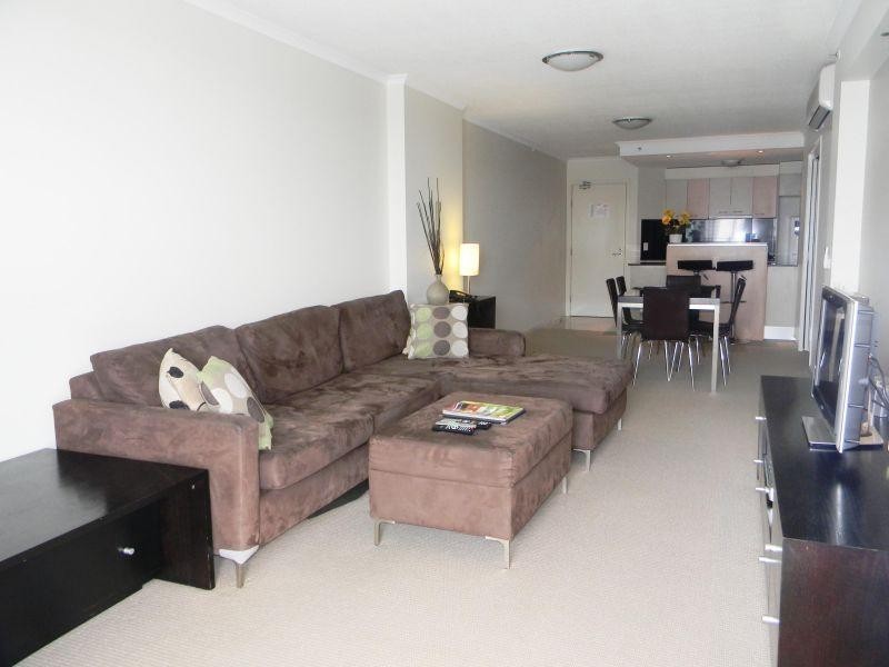 21 Cypress Avenue, Surfers Paradise QLD 4217