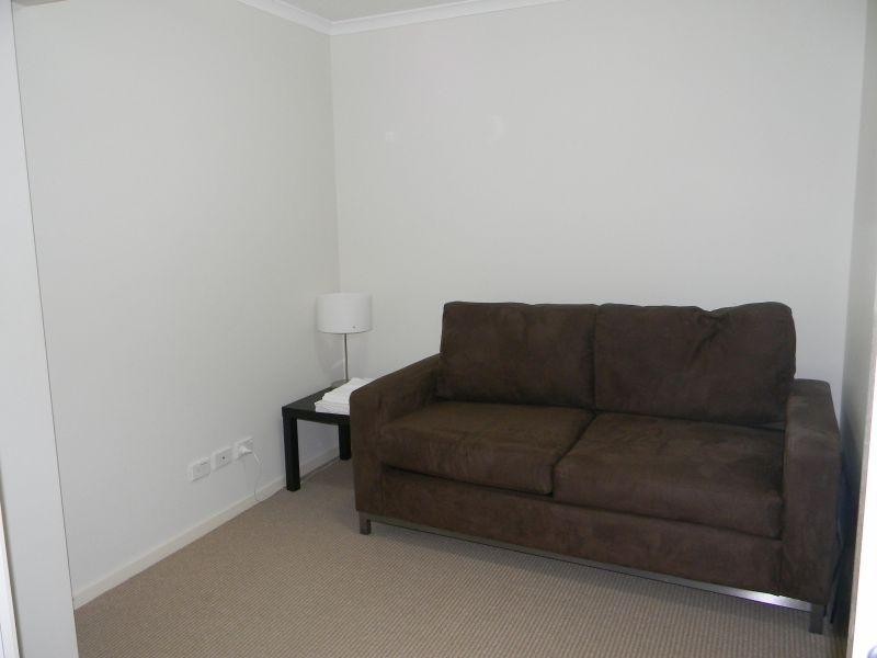 21 Cypress Avenue, Surfers Paradise QLD 4217