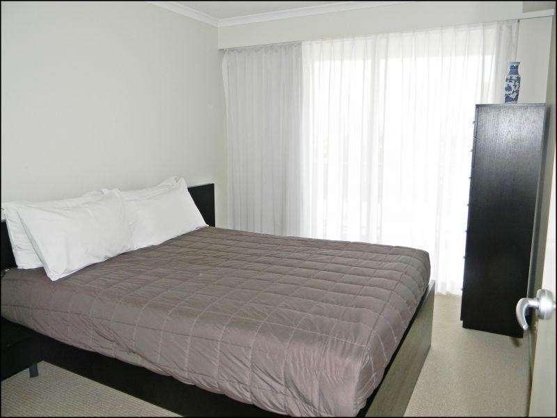 21 Cypress Avenue, Surfers Paradise QLD 4217