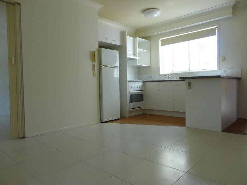 Tiled/12 Lloyd Street, Southport QLD 4215