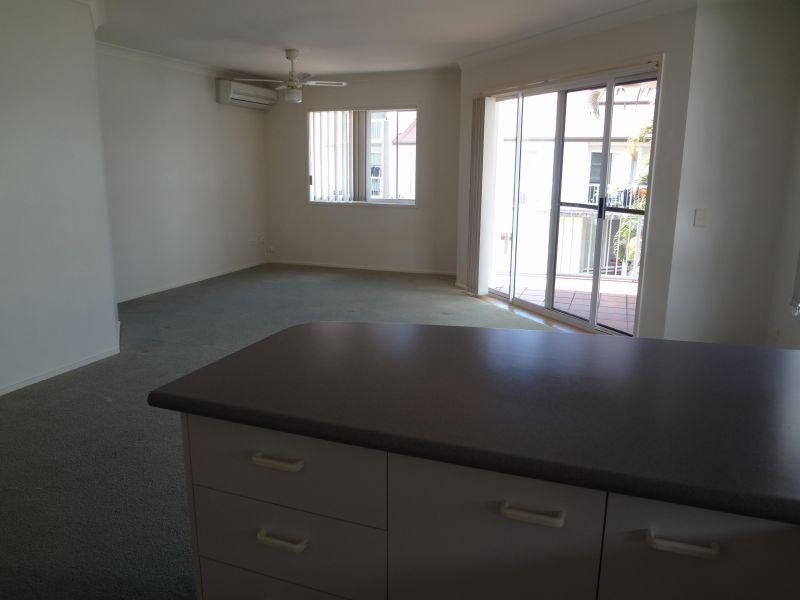 2 bed/12 Lloyd Street, Southport QLD 4215