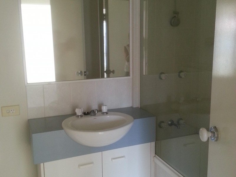 2 bed/12 Lloyd Street, Southport QLD 4215