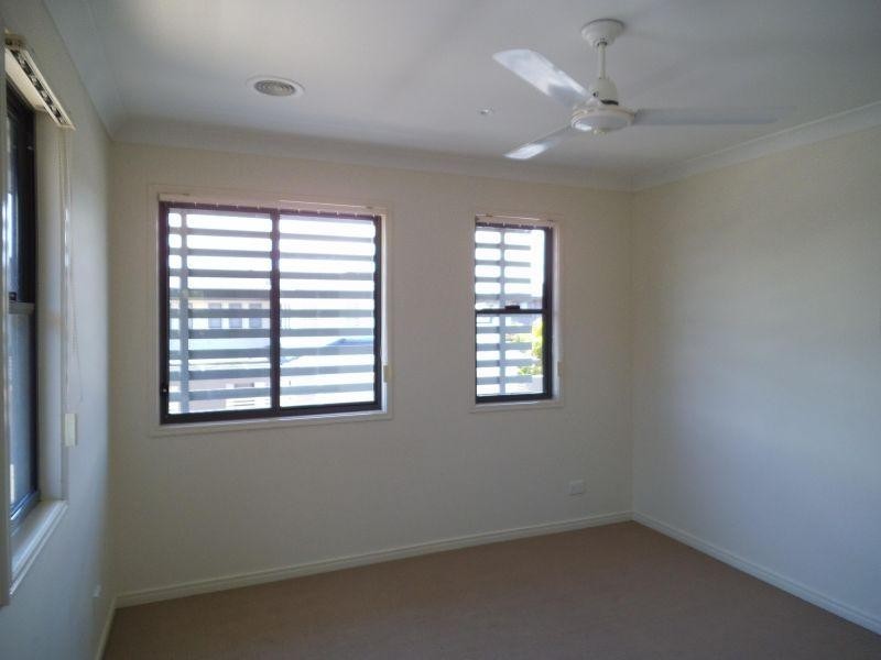 C3/2 Catalina Way, Upper Coomera QLD 4209