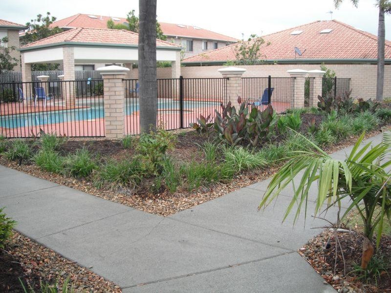 8/2 Bos Drive, Coomera QLD 4209