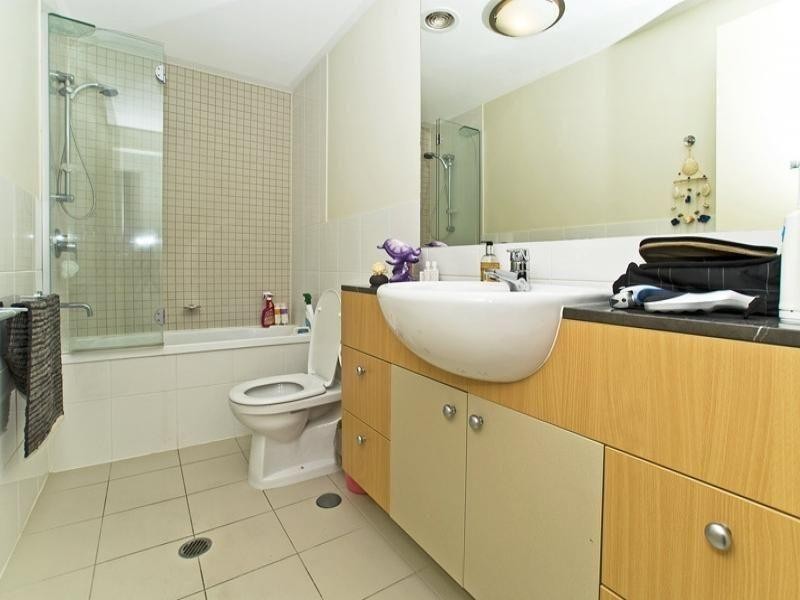 21 Cypress Avenue, Surfers Paradise QLD 4217