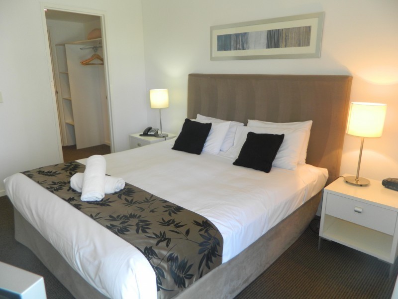 1 Ocean Street, Burleigh Heads QLD 4220