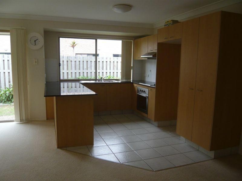 8/2 Bos Drive, Coomera QLD 4209