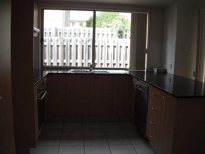 8/2 Bos Drive, Coomera QLD 4209