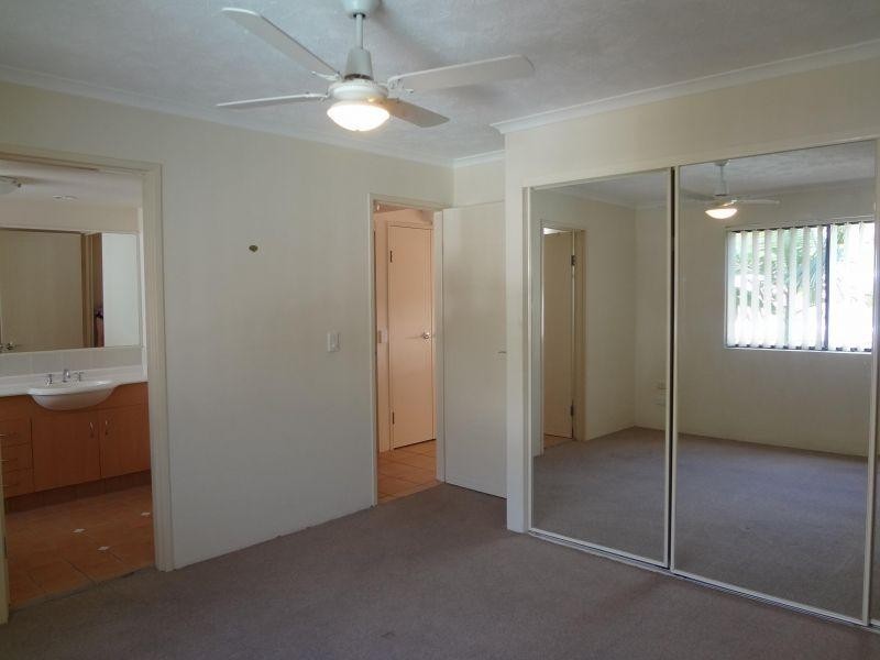1 bed/8 Lloyd Street, Southport QLD 4215