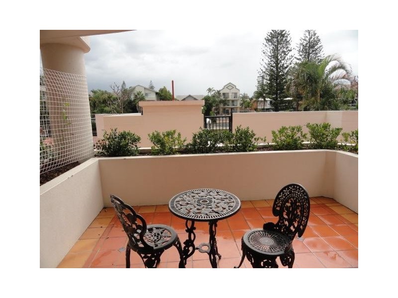 12 Paradise Island, Surfers Paradise QLD 4217