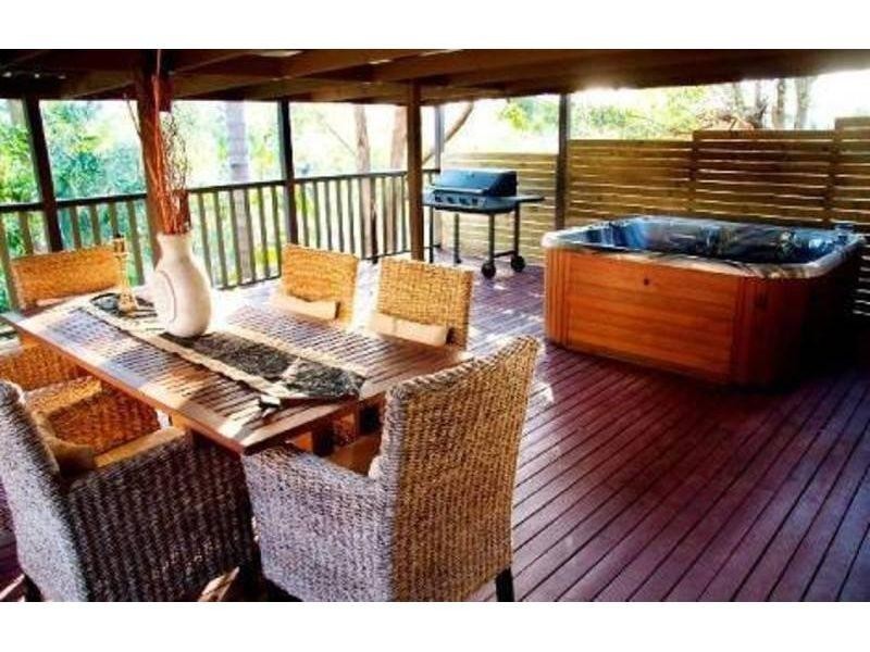 7 Beau Court, Highland Park QLD 4211