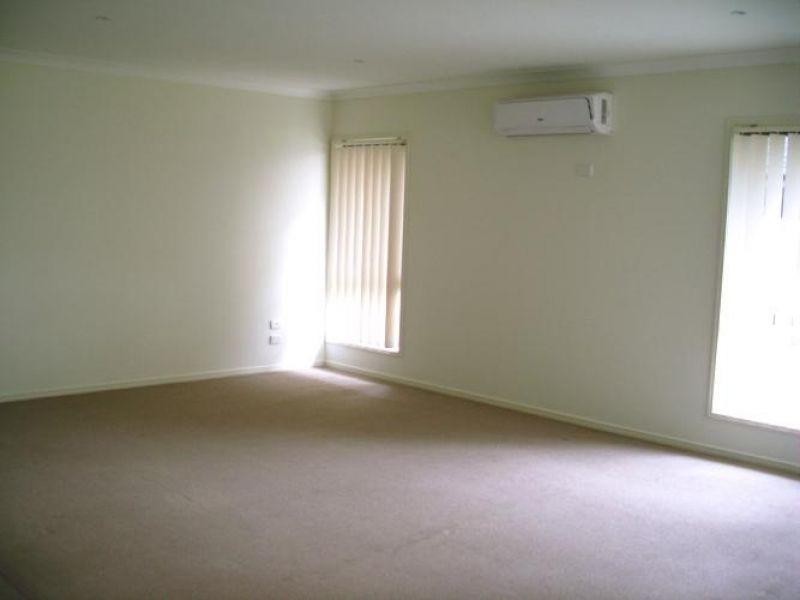 E/2 Catalina Way, Upper Coomera QLD 4209