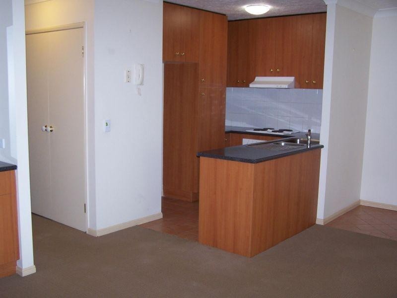 16-24 Purli Street, Chevron Island QLD 4217