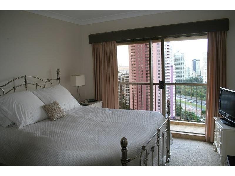 121/2 Admiralty Drive, Surfers Paradise QLD 4217