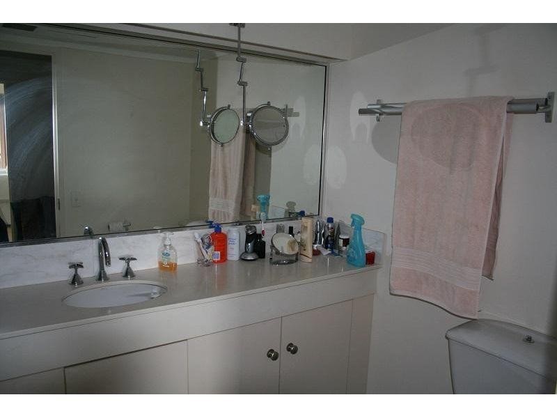 121/2 Admiralty Drive, Surfers Paradise QLD 4217