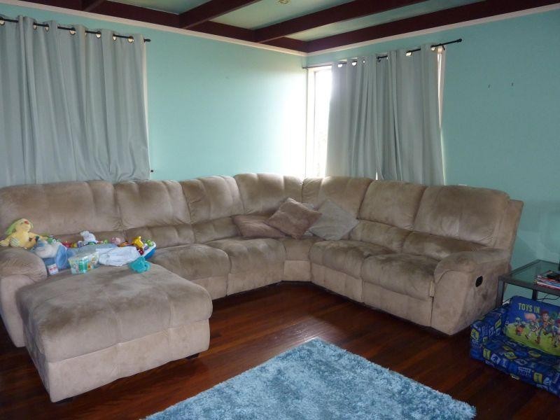 19 Belfort St, Stafford Heights QLD 4053