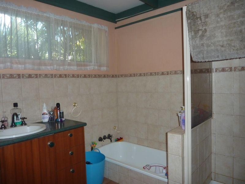 19 Belfort St, Stafford Heights QLD 4053