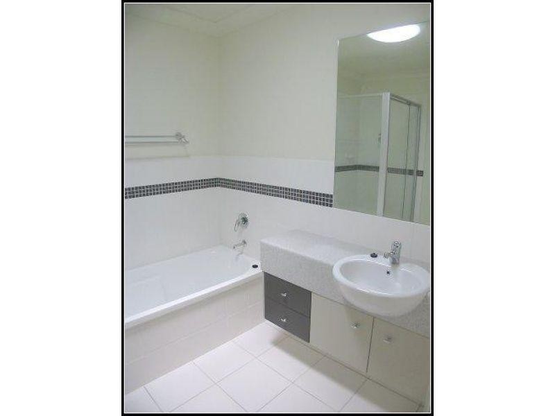 B3/2 Catalina Way, Upper Coomera QLD 4209